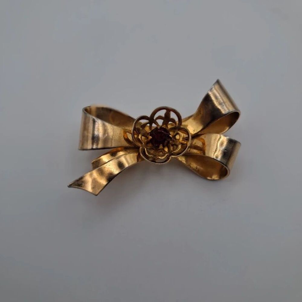 Vintage coro bow brooch